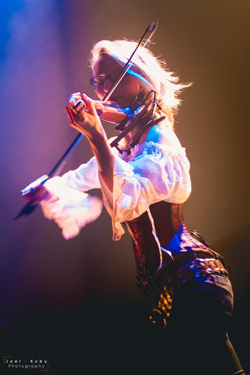 photo de Perrine Bakubama - violoniste - violon - jazz - mariage - concert - Lyon - orchestre symphonique