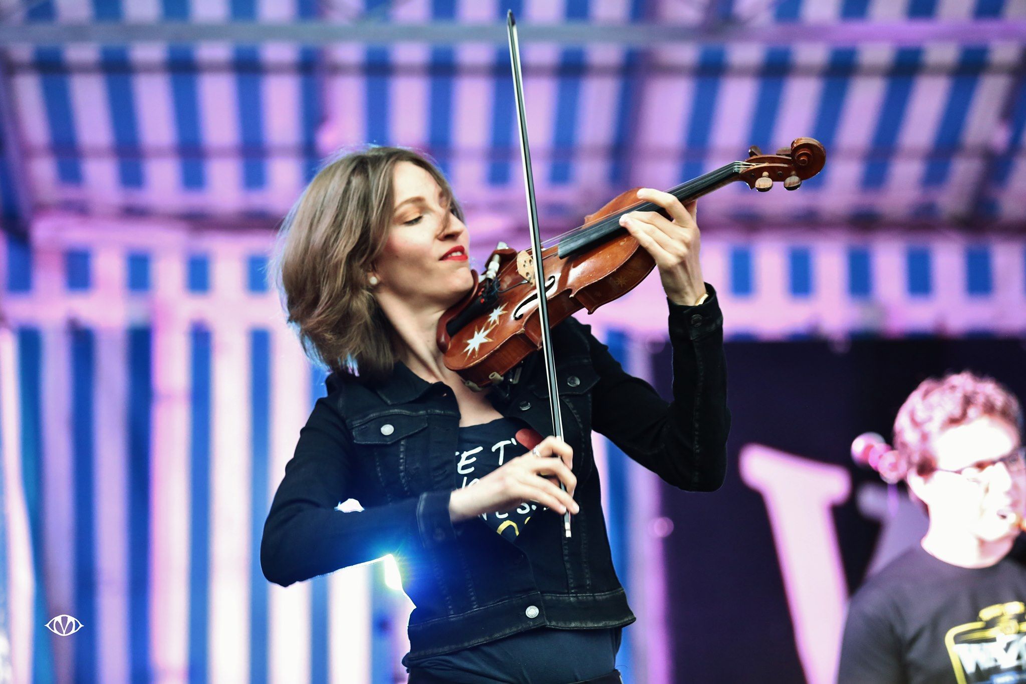 photo de Perrine Bakubama - violoniste - violon - jazz - mariage - concert - Lyon - orchestre symphonique