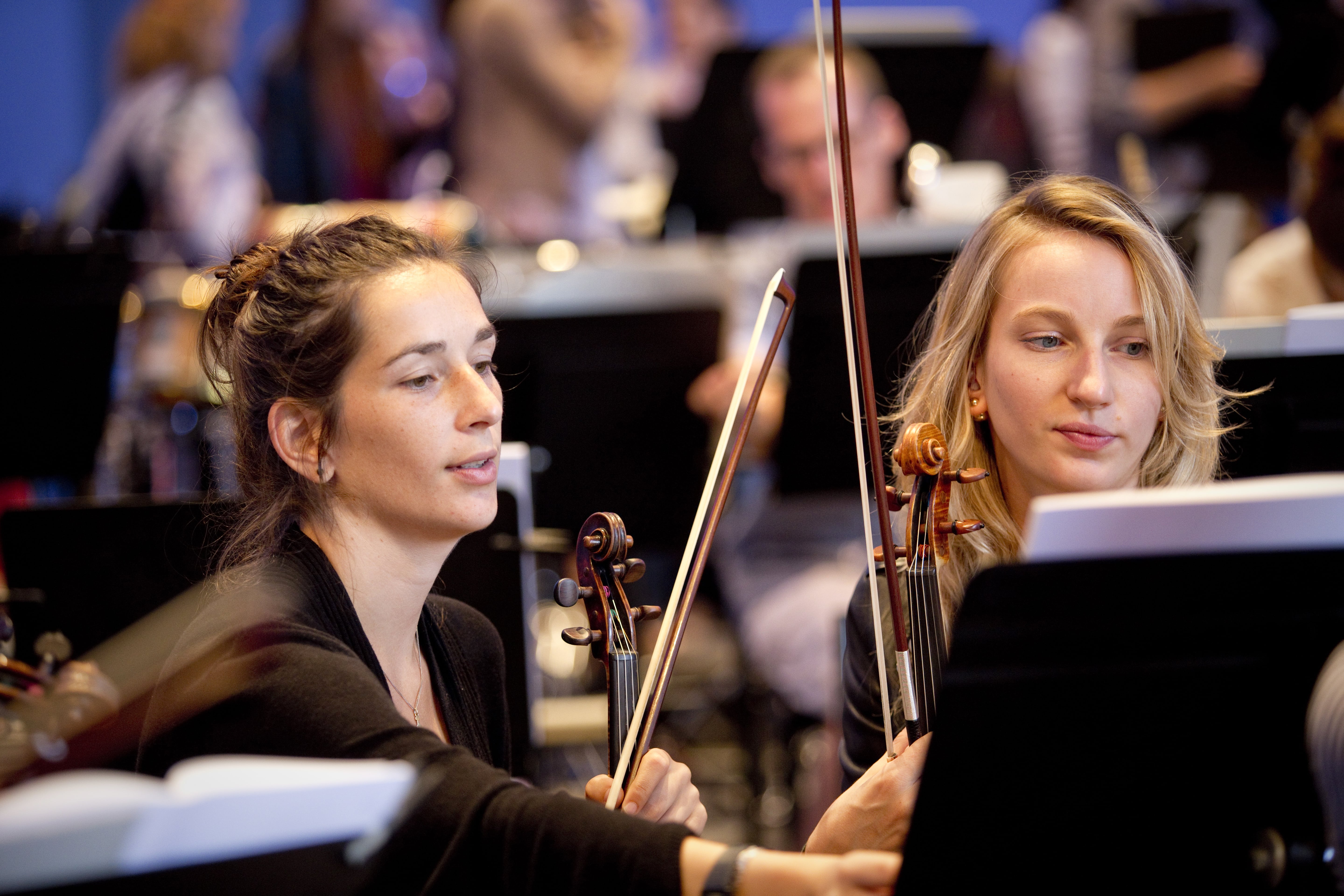 photo de Perrine Bakubama - violoniste - violon - jazz - mariage - concert - Lyon - orchestre symphonique