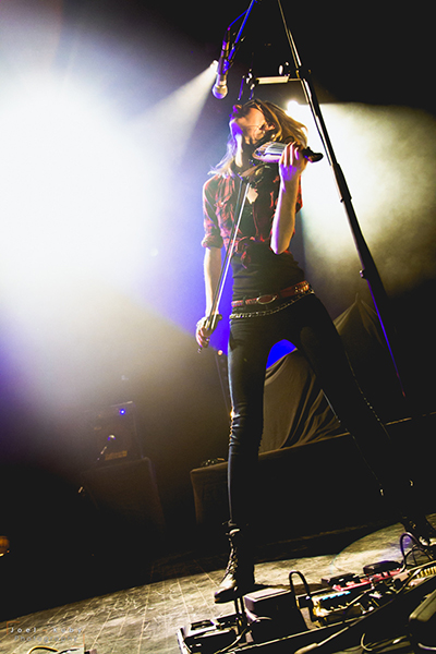 photo de Perrine Bakubama - violoniste - violon - jazz - mariage - concert - Lyon - orchestre symphonique