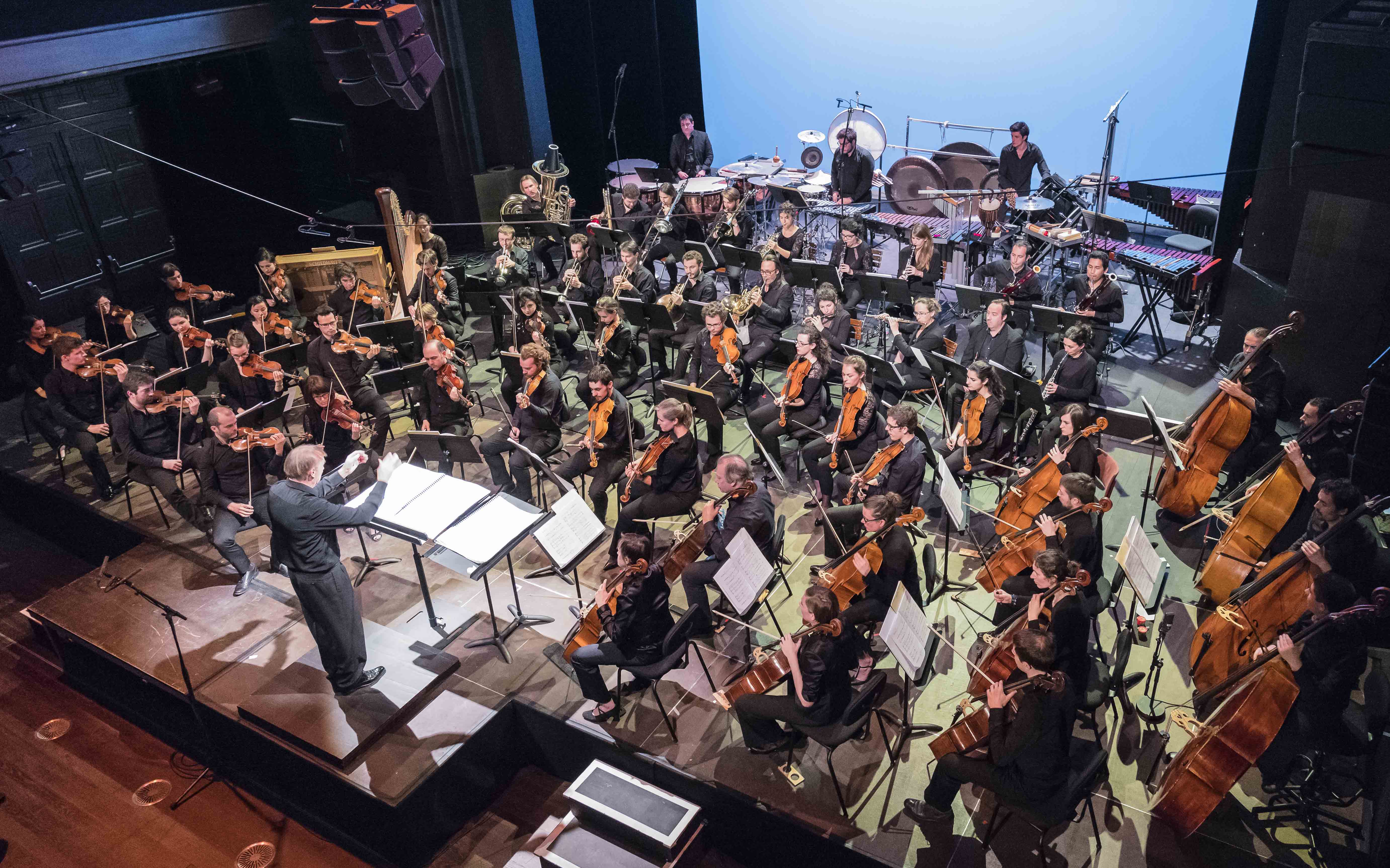 Photo de l'orchestre symphonique OSE - Perrine Bakubama